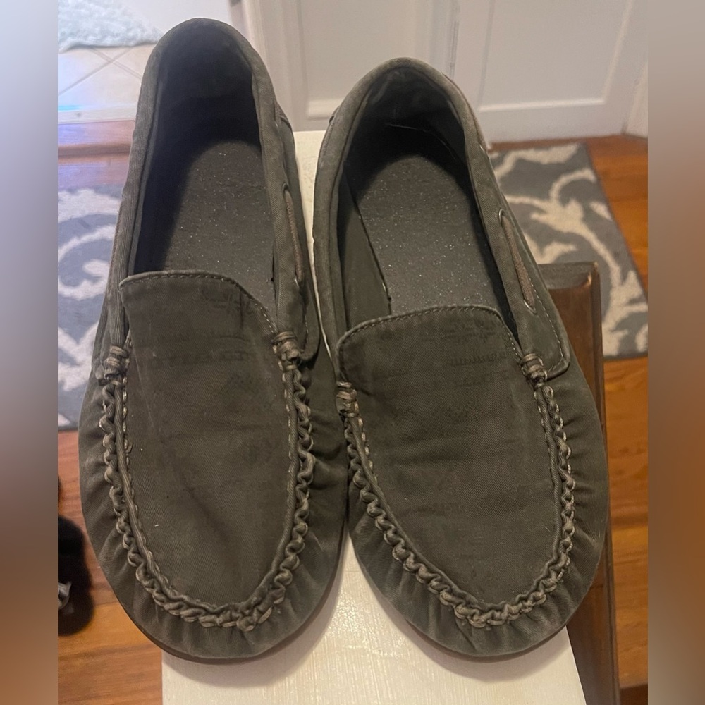 Taos My Hero Gray Vintage Canvas Women’s Moccasin Size 9